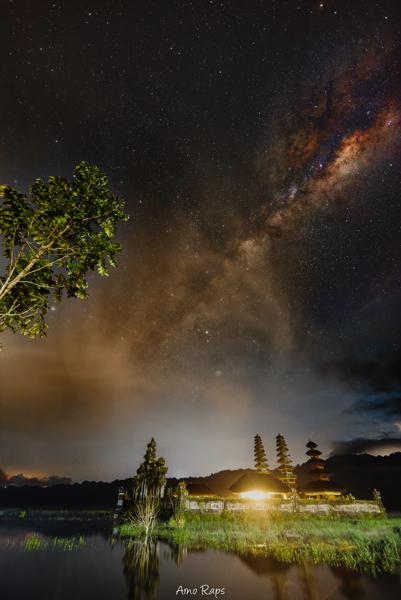 Milky way above Pura Ulun Danu Tamblingan, Bali